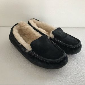 UGG ANSLEY BLACK SHEARLING LINED MOCCASIN SHOES US 7.